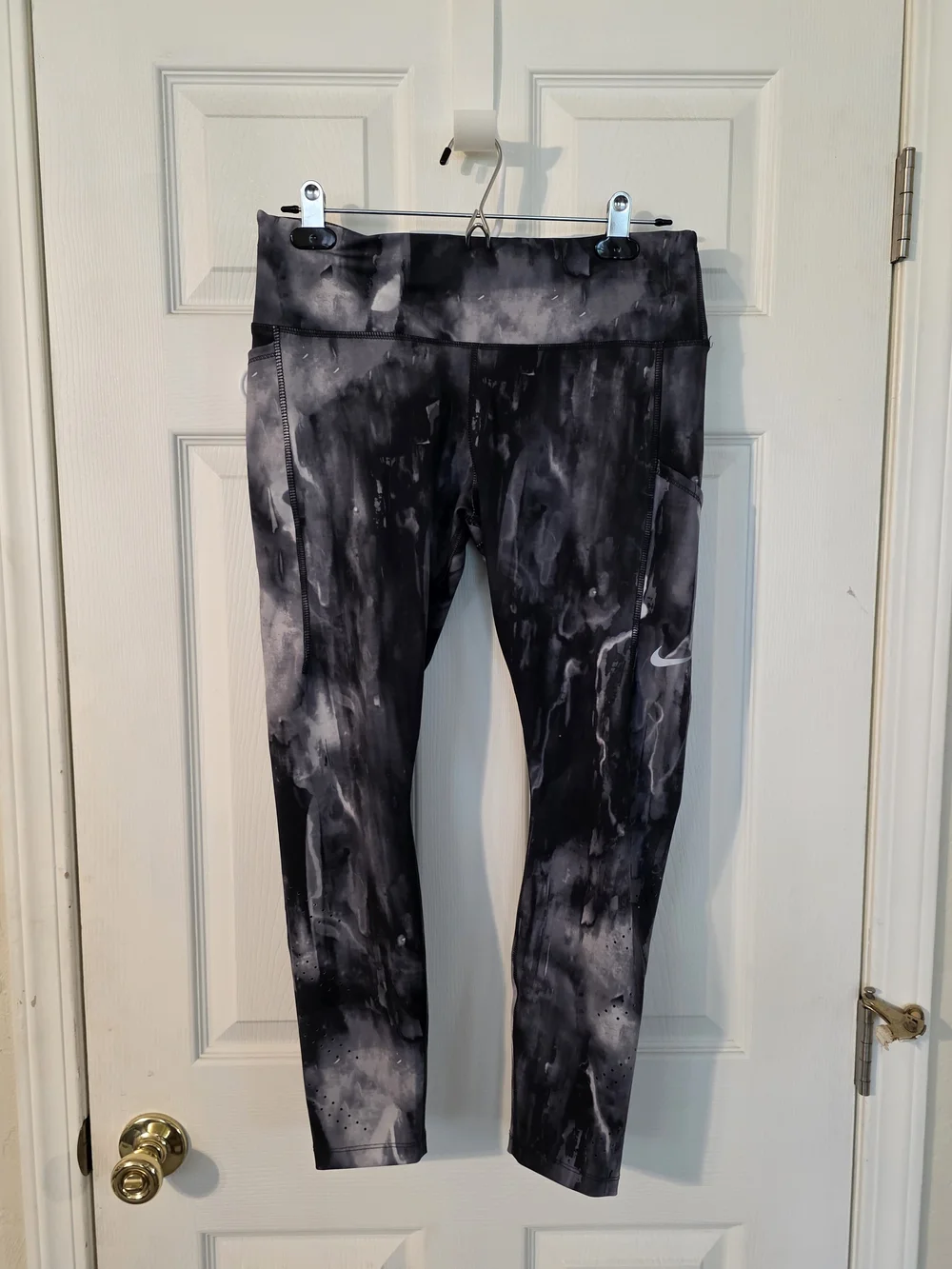 Nike Black and Gray Marble-Print Performance Leggings